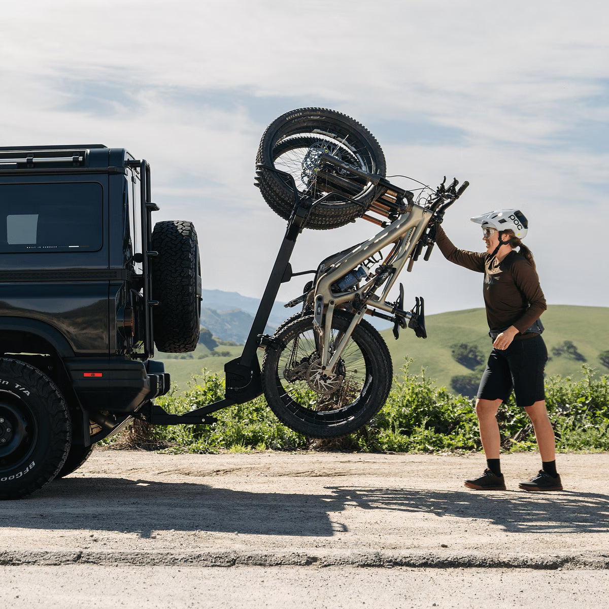 Thule ReVert portabicicletas vertical de enganche para 4 bicicletas