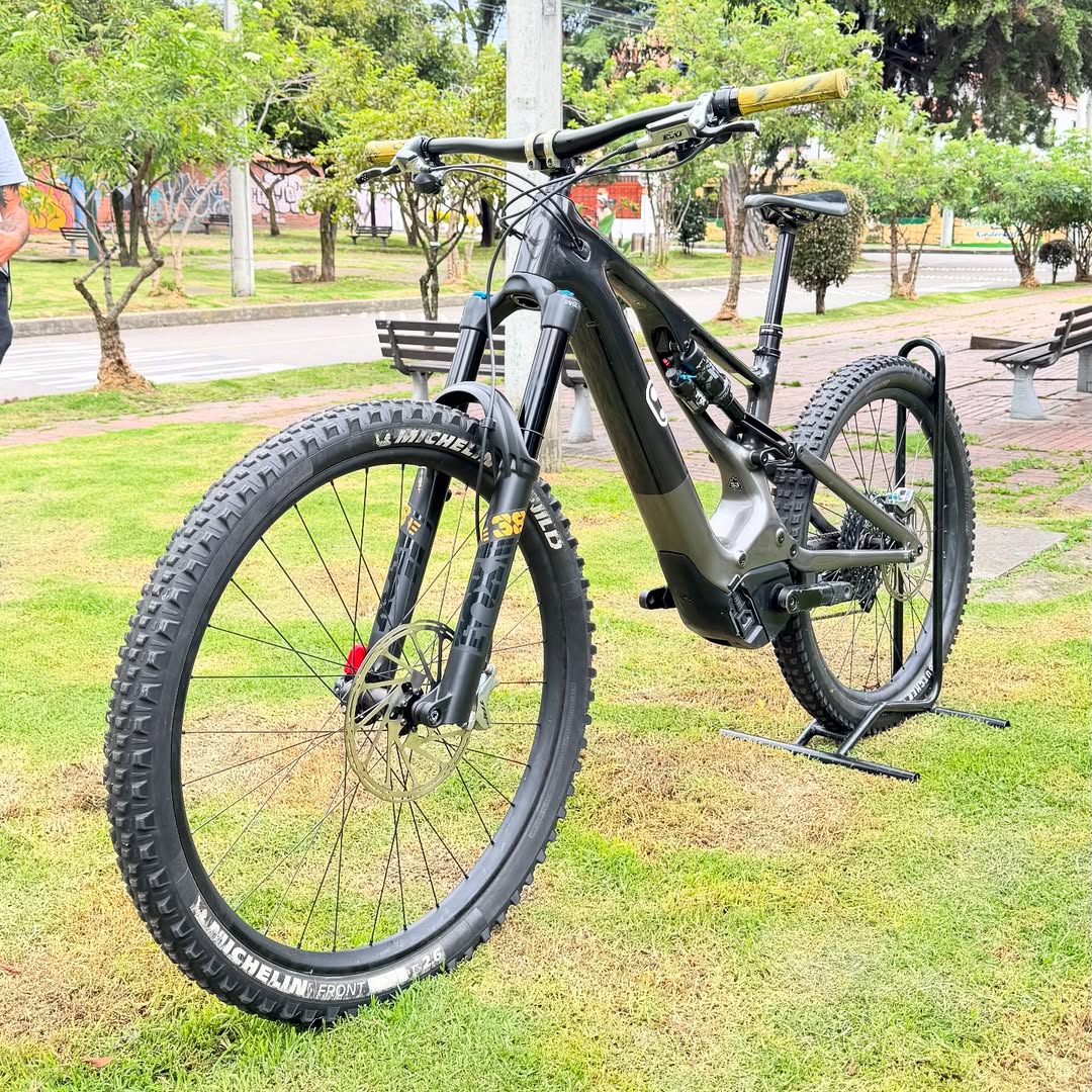 Specialized LEVO EXPERT, S3