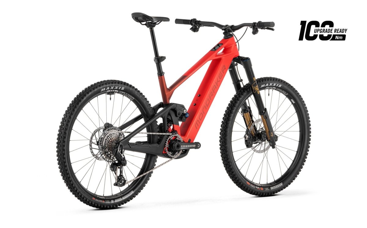 CRAFTY XR CARBON, Flame Red - Pidiendo Pista
