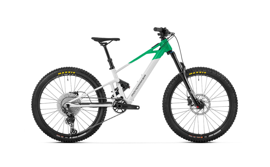 F-PLAY 24, Optic White