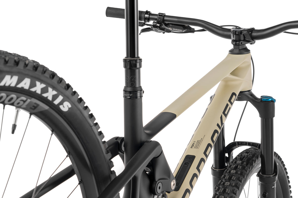 FOXY CARBON R, Desert Grey - Pidiendo Pista