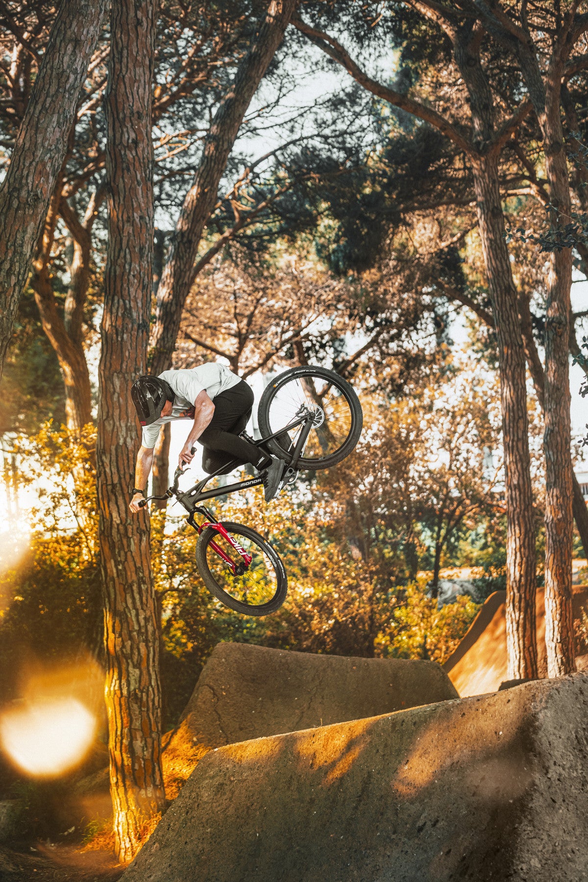 Mondraker Kaoz dirt jump