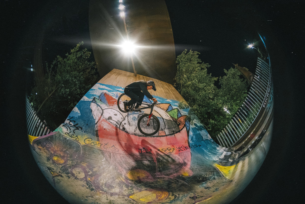 Mondraker Kaoz dirt jump