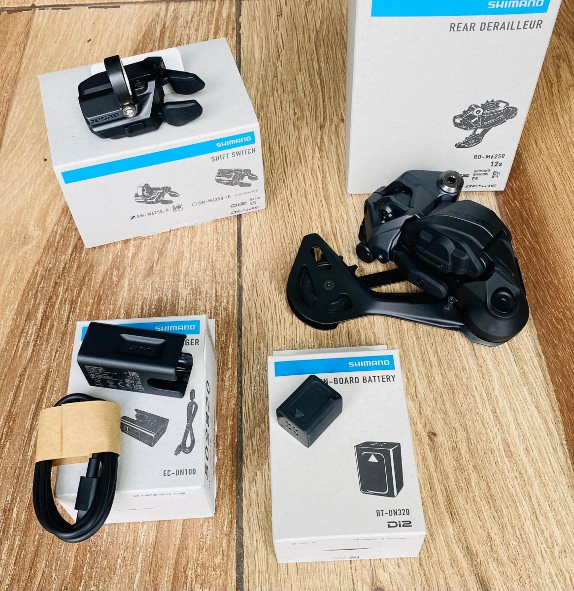 KIT ACTUALIZACIÓN SHIMANO DEORE Di2 RD - M6250 12SPD (306430) - Pidiendo Pista