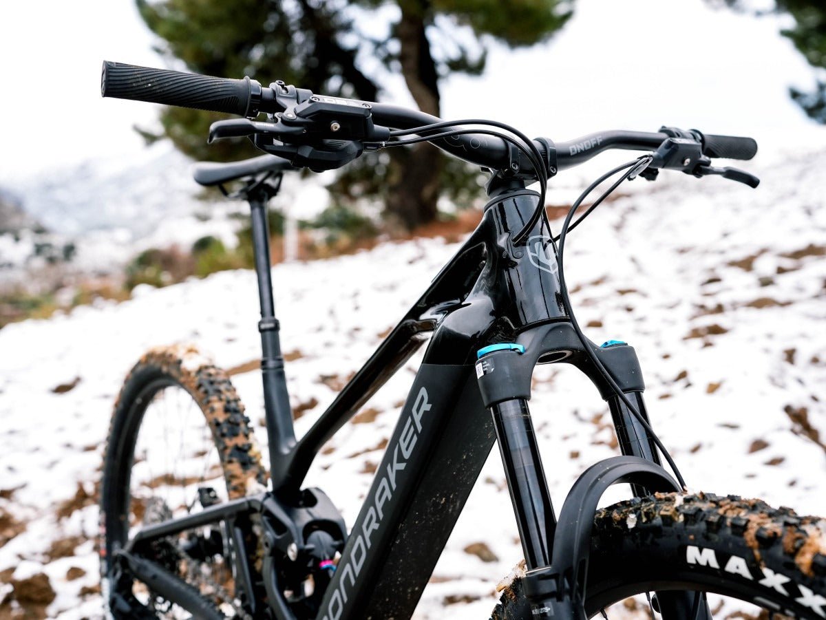 Scree R, Superblack - Pidiendo Pista
