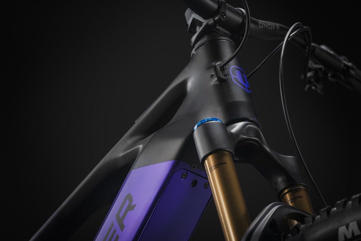 Scree RR, Ultraviolet - Pidiendo Pista