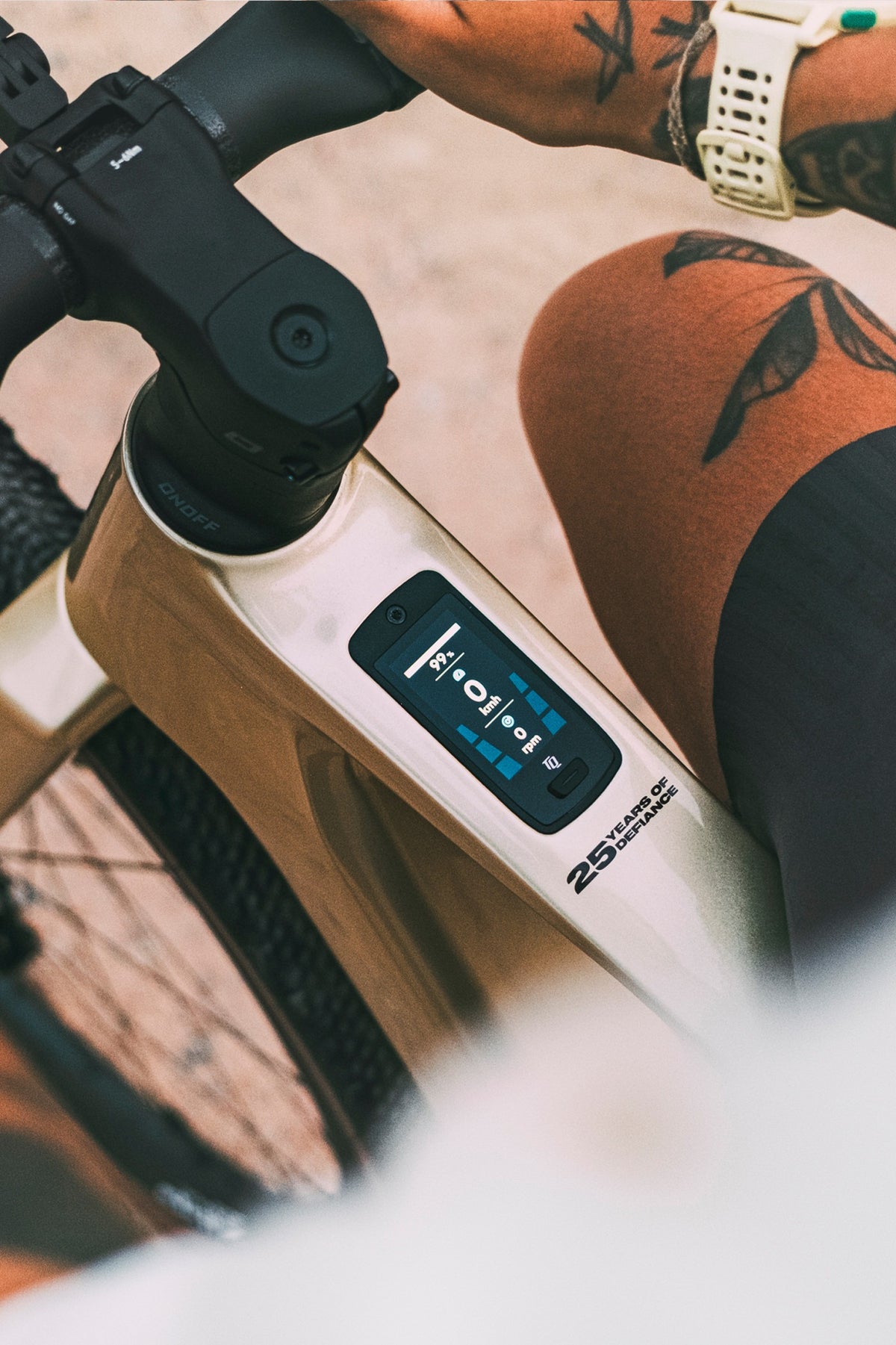 Mondraker Dusty TQ RR display TQ