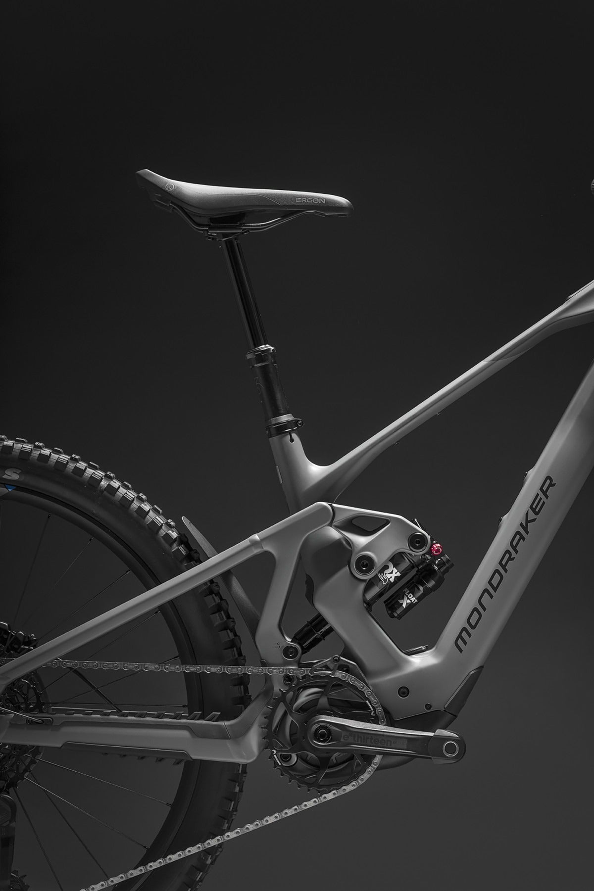 ZENDIT R, Greyhound Grey - Pidiendo Pista