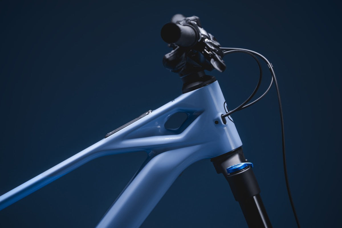 ZENDIT R, Ionite Blue - Pidiendo Pista