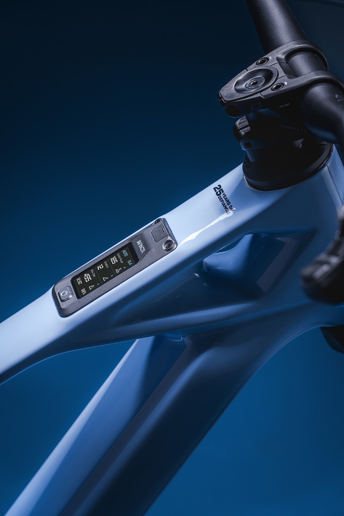 ZENDIT R, Ionite Blue - Pidiendo Pista