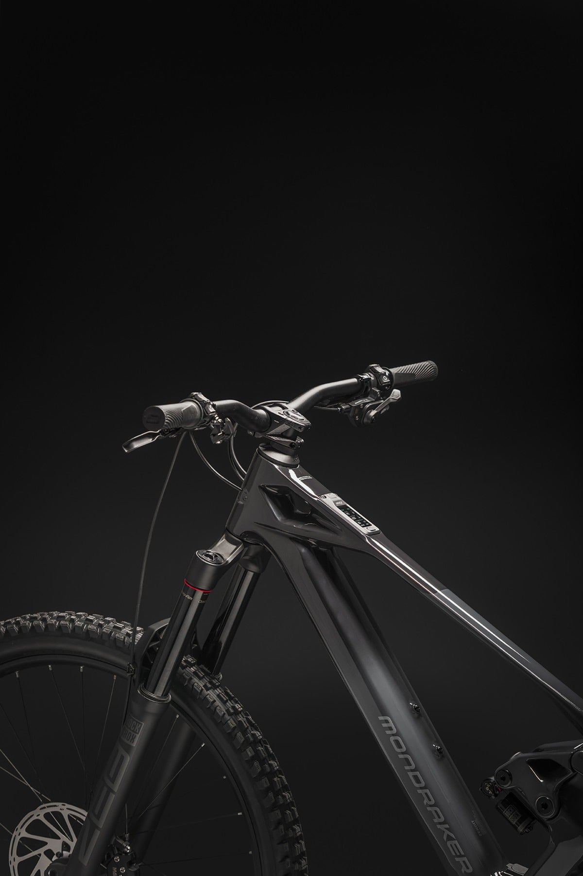 ZENDIT S, Obsidian Grey - Pidiendo Pista
