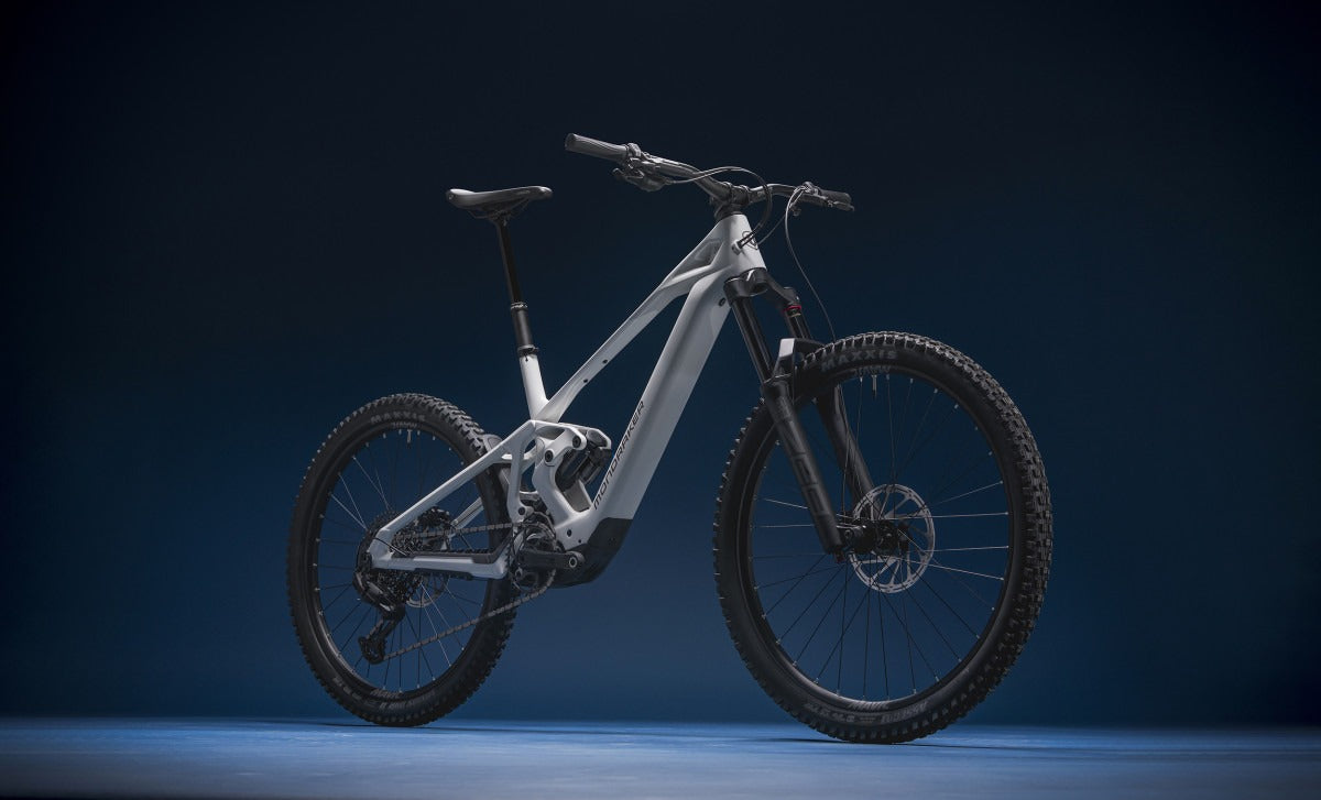 ZENDIT S, Optic White - Pidiendo Pista