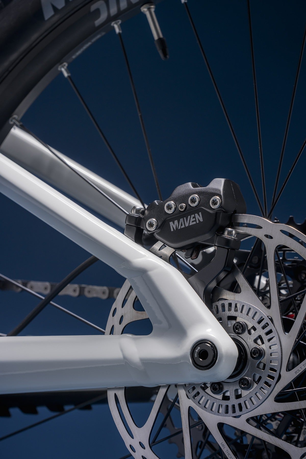 ZENDIT S, Optic White - Pidiendo Pista