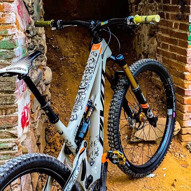 Protector Adhesivo Extra, Devil