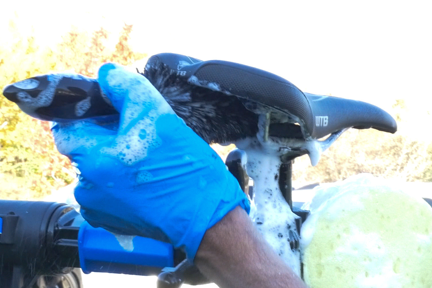 Test: Probamos el Kit de limpieza de bicicletas, esponja y cepillos, de  Syncros